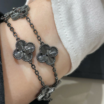[Lume Jewels]New CLOVER 5 MOTIF BLACK BRACELET