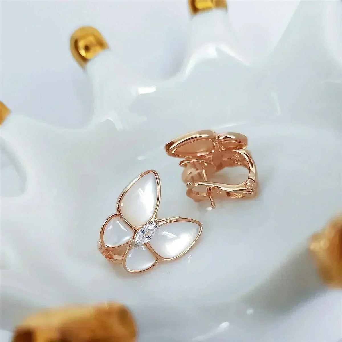 ¡®Lume Jewels¡¯BUTTERFLY MOP DIAMOND EARRINGS