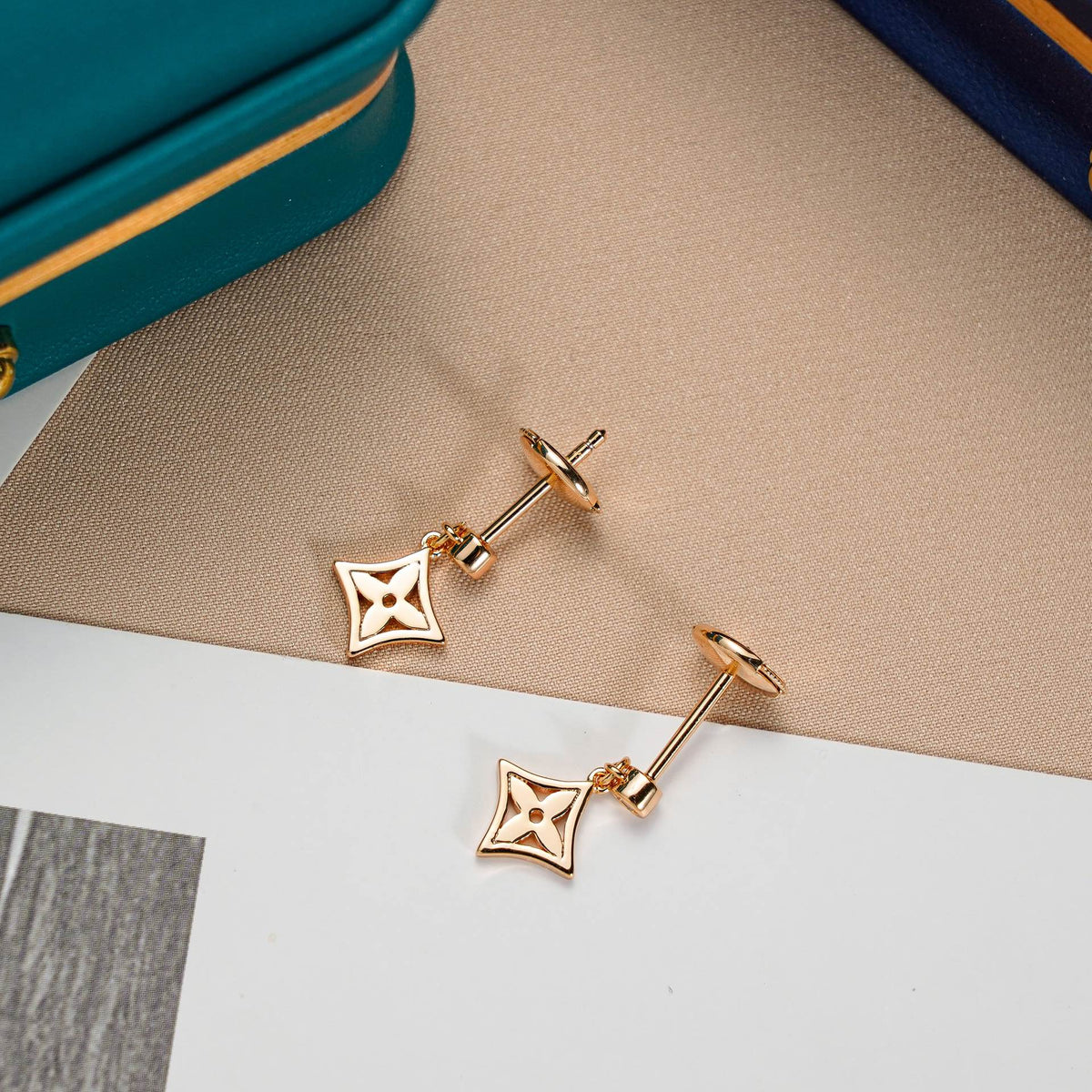 ¡®Lume Jewels¡¯STAR EARRINGS GOLD