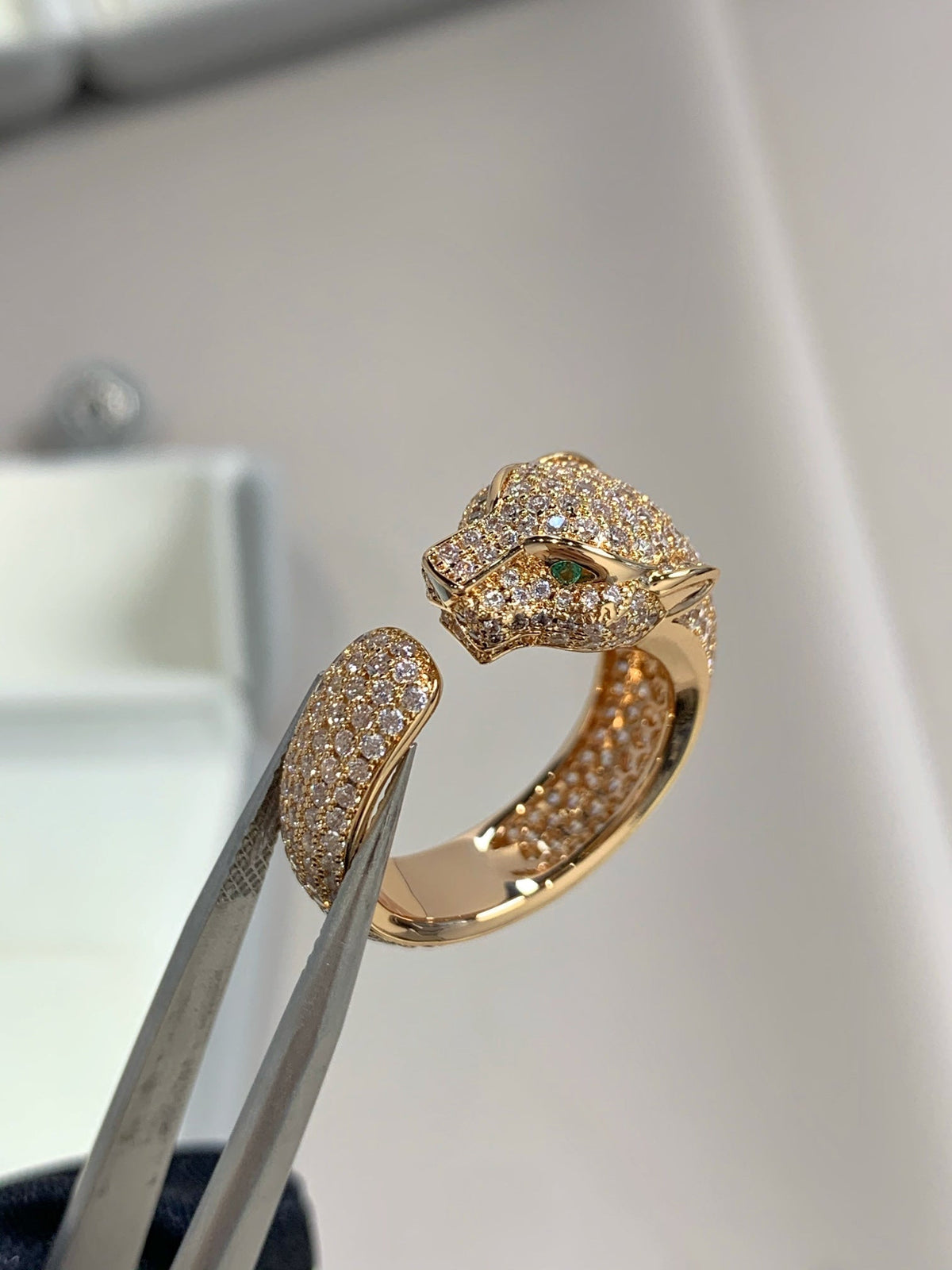 ¡®Lume Jewels¡¯PANTHERE PINK GOLD DIAMOND RING