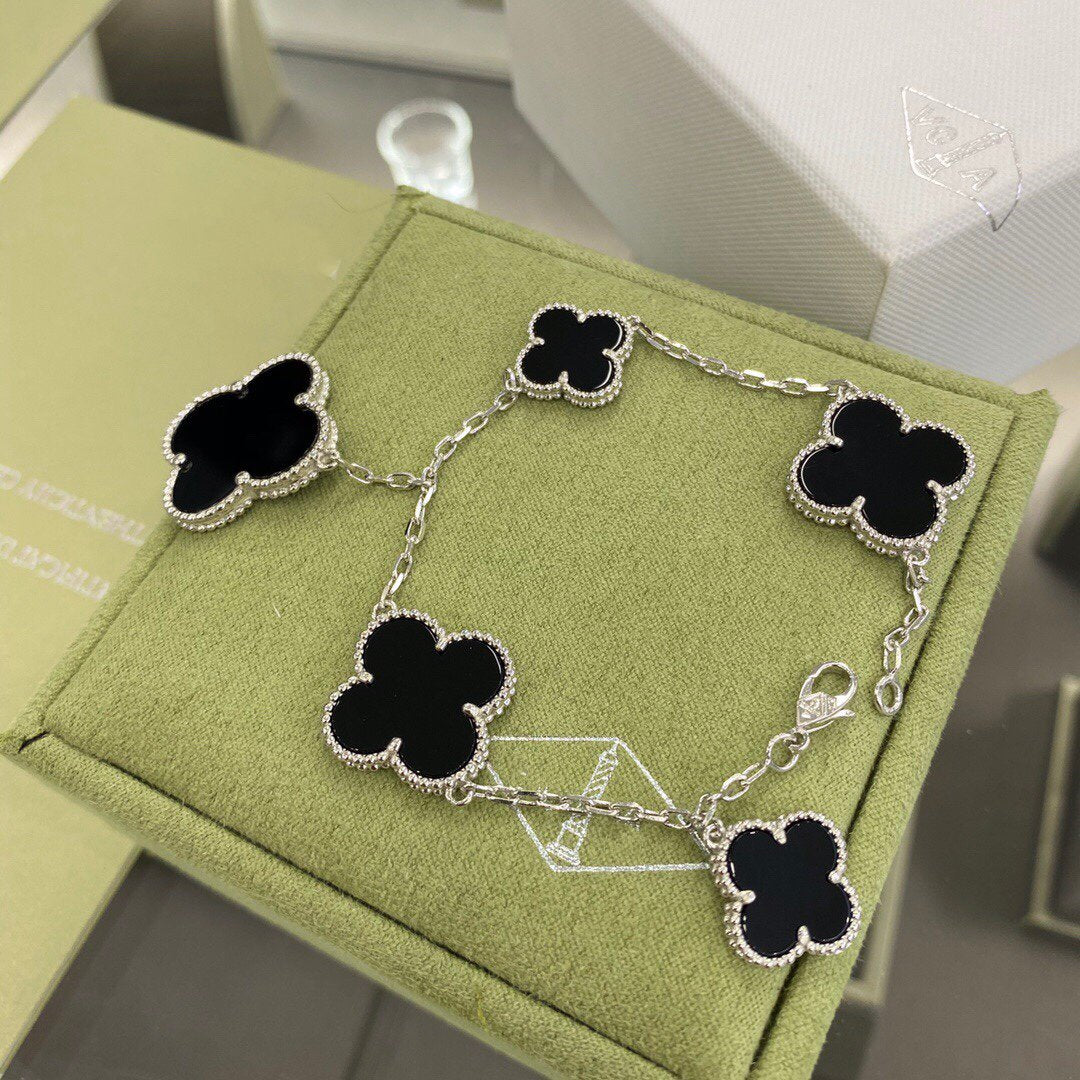 ¡®Lume Jewels¡¯CLOVER 5 MOTIFS SIVLER ONYX BRACELET
