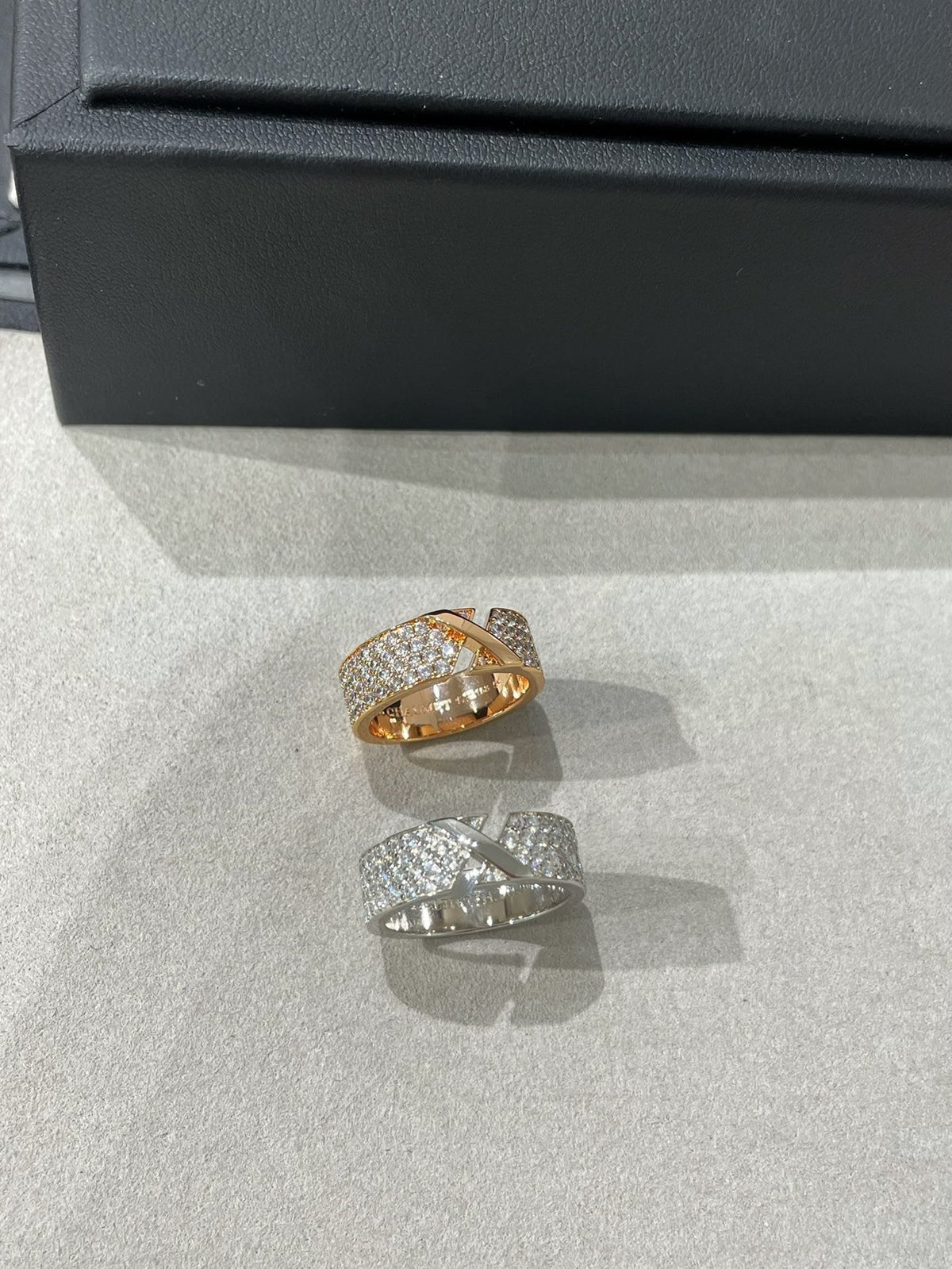 ¡®Lume Jewels¡¯LIENS EVIDENCE  DIAMOND PAVED RING