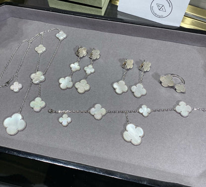¡®Lume Jewels¡¯CLOVER 5 MOTIF WHITE MOP SILVER BRACELET