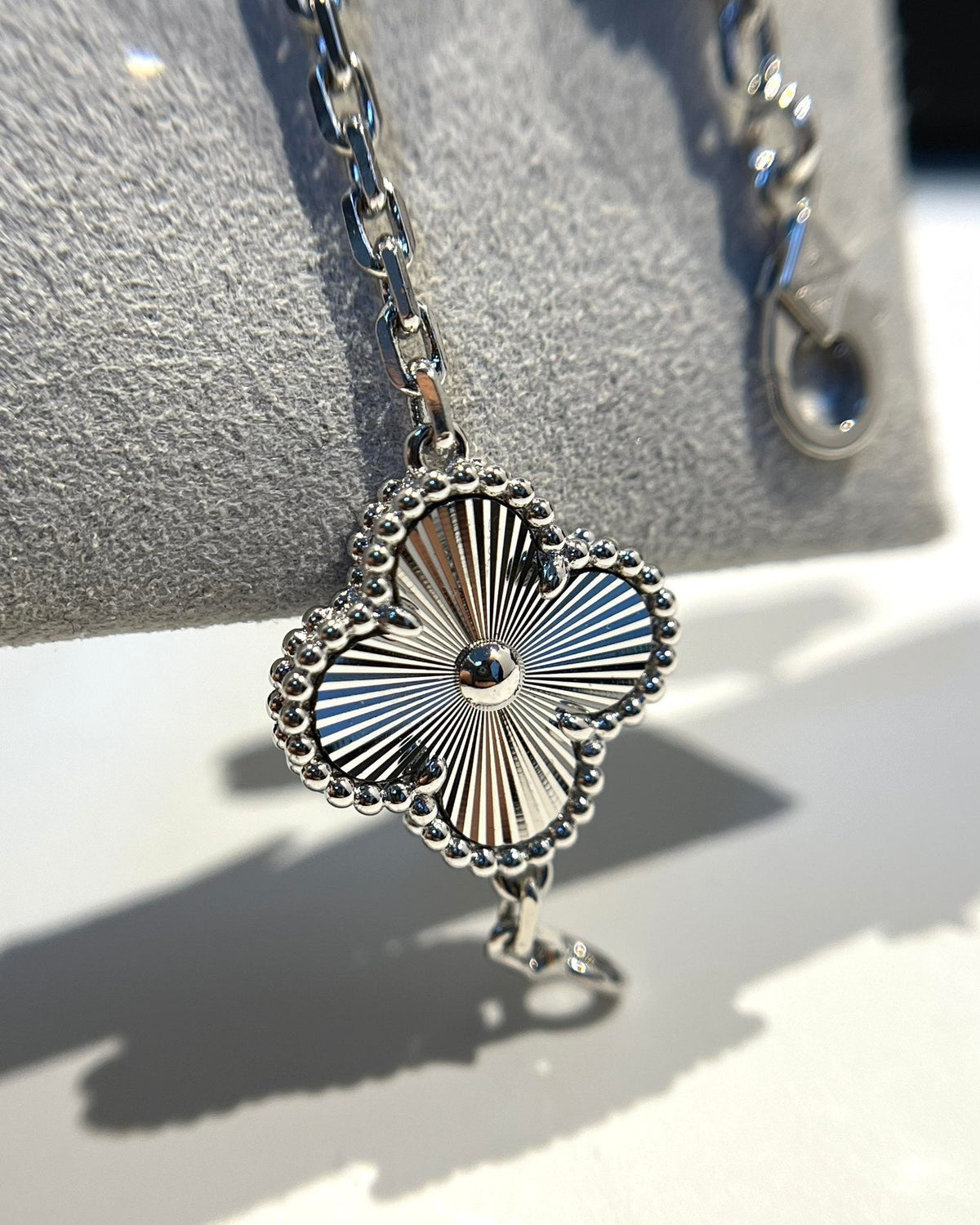 [Lume Jewels]New  CLOVER 5 MOTIF LASER BRACELET COLLECTION
