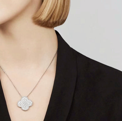 ¡®Lume Jewels¡¯CLOVER 25MM LARGE PENDANT DIAMOND PAVED SILVER NECKLACE