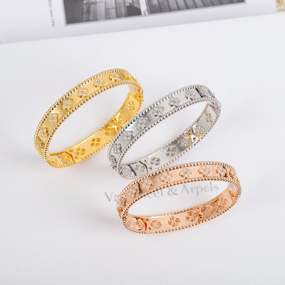 ¡®Lume Jewels¡¯CLOVER BRACELET 8MM DIAMONDS