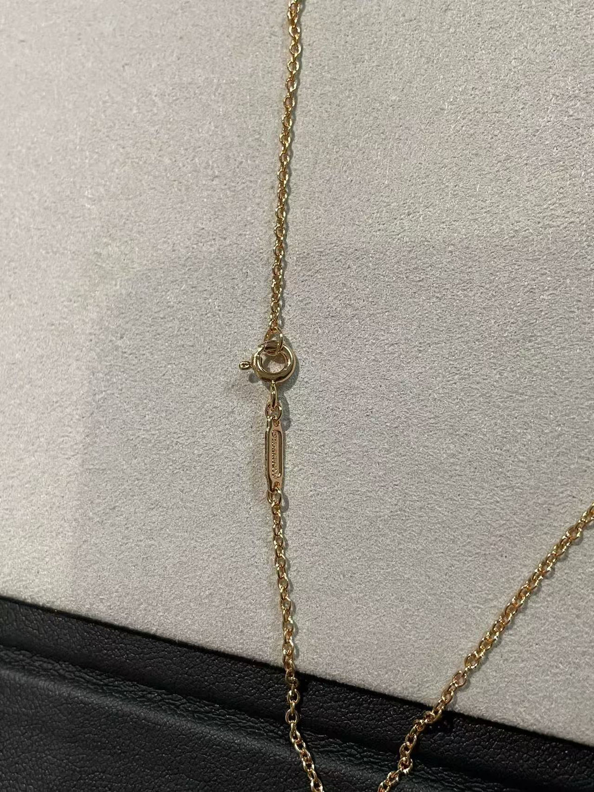 [Lume Jewels]T House Diamond-Studded Knot Necklace