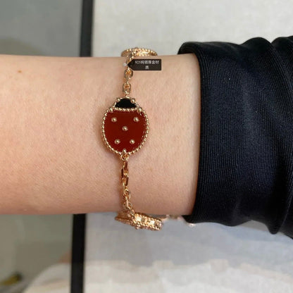 ¡®Lume Jewels¡¯LUCKY SPRING 5 MOTIF BRACELET
