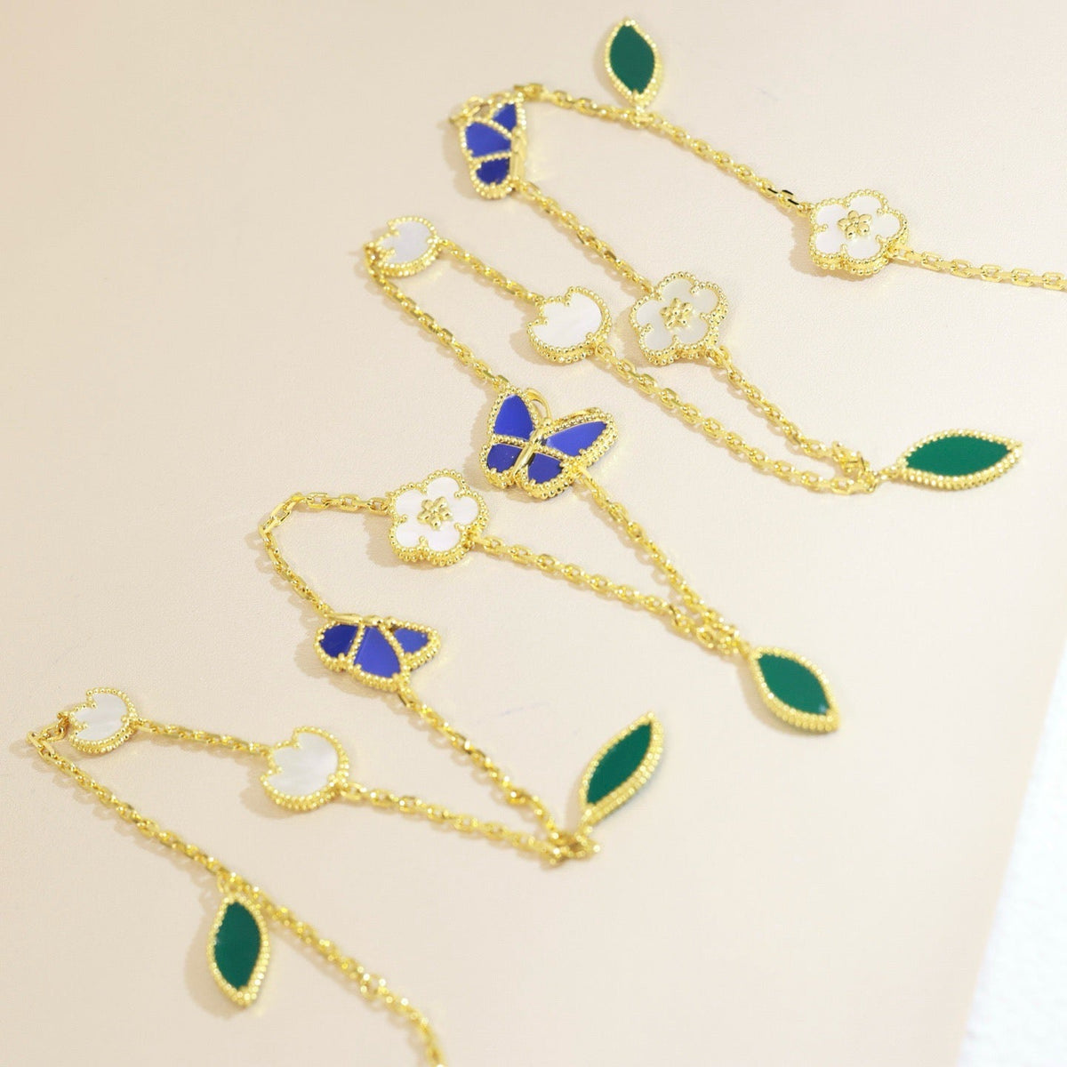 [Lume Jewels]LUCKY SPRING BUTTERFLY 15 FLOWER NECKLACE