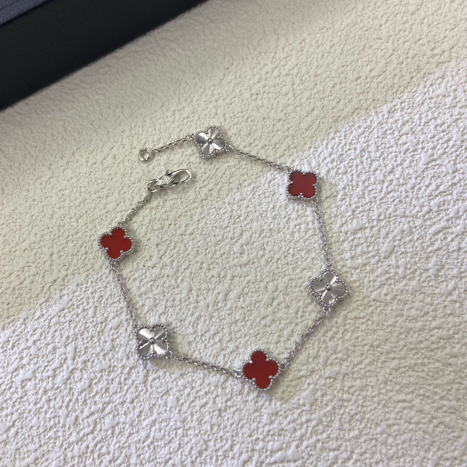 [¡®Lume Jewels¡¯]CLOVER 6 MOTIF RED AGATE LASER BRACELET