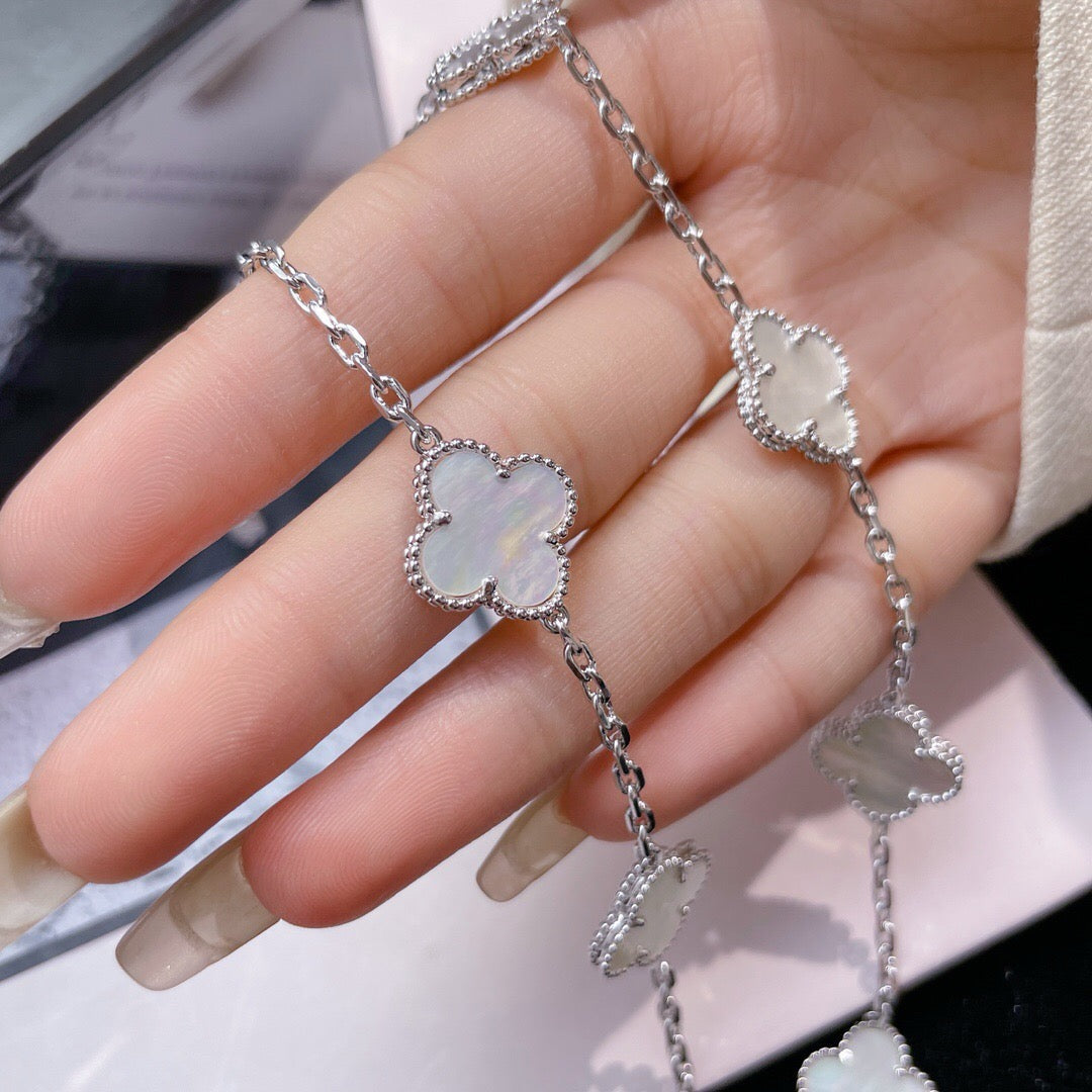 ¡®Lume Jewels¡¯CLOVER 10 MOTIFS WHITE MOTHER OF PEARL NECKLACE
