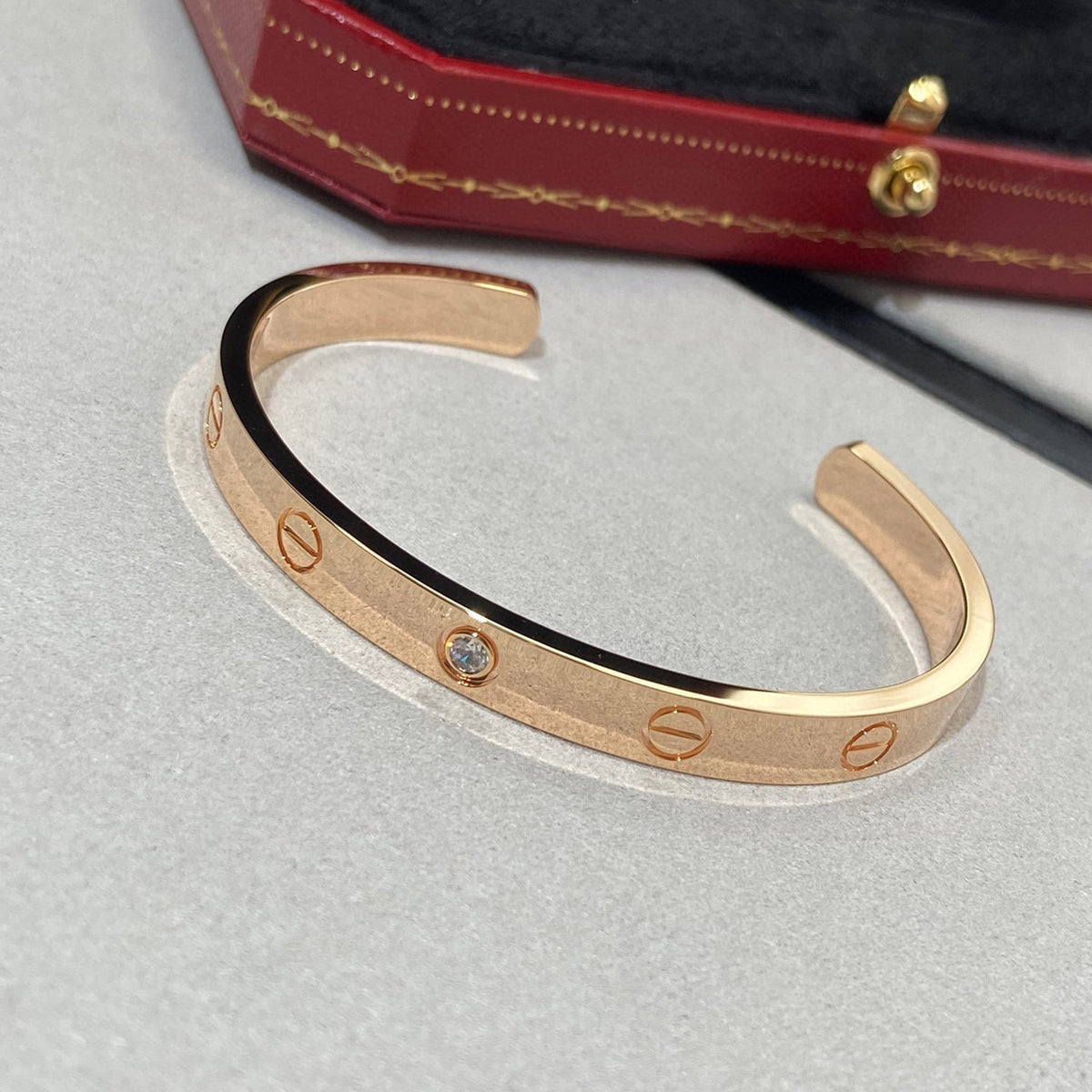 ¡®Lume Jewels¡¯LOVE BRACELET 6.1MM 1 DIAMOND OPEN CUFF